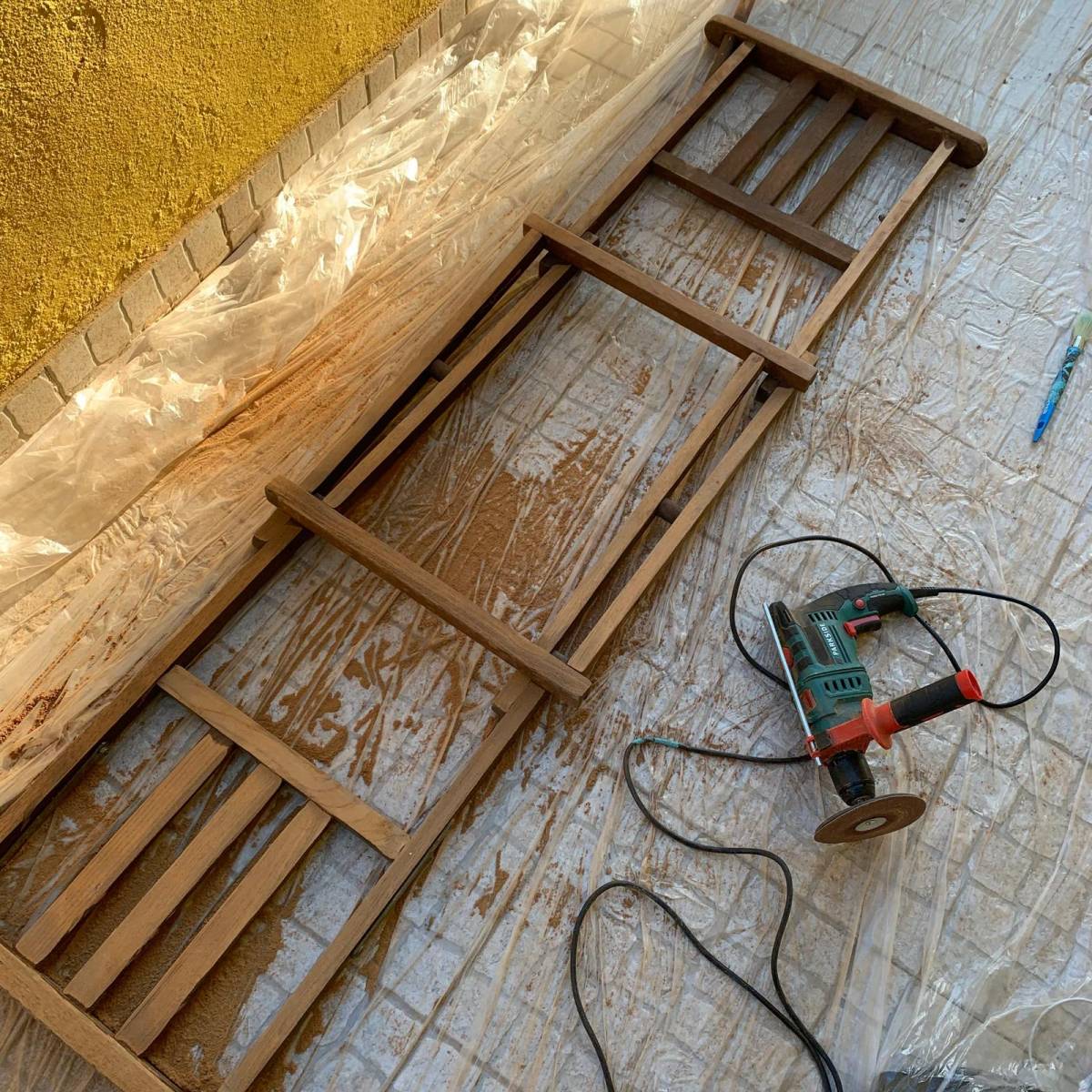 André & Pedro - Lisboa - Cabinet Repair