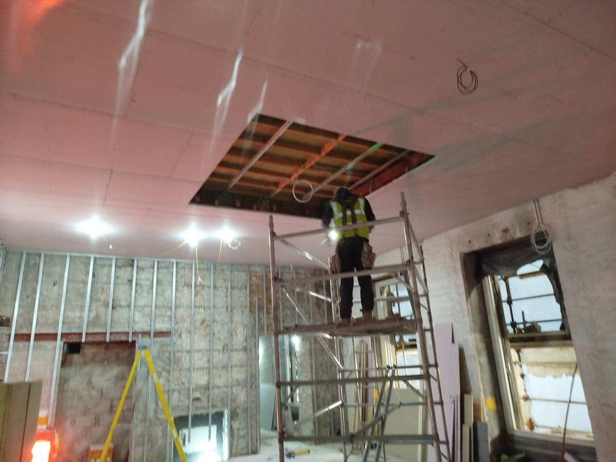 ID construções e remodelações Ltda - Seixal - Interior Wall Addition