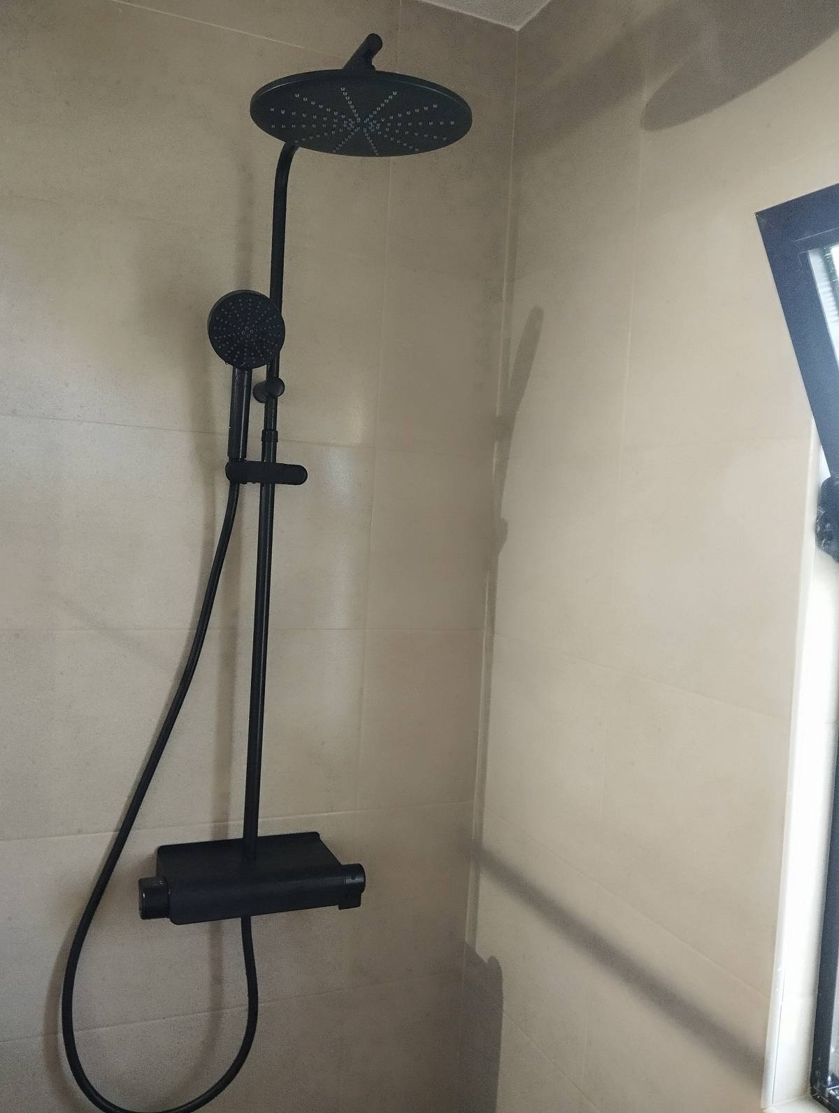 Juan Leon - Albufeira - Fan Installation