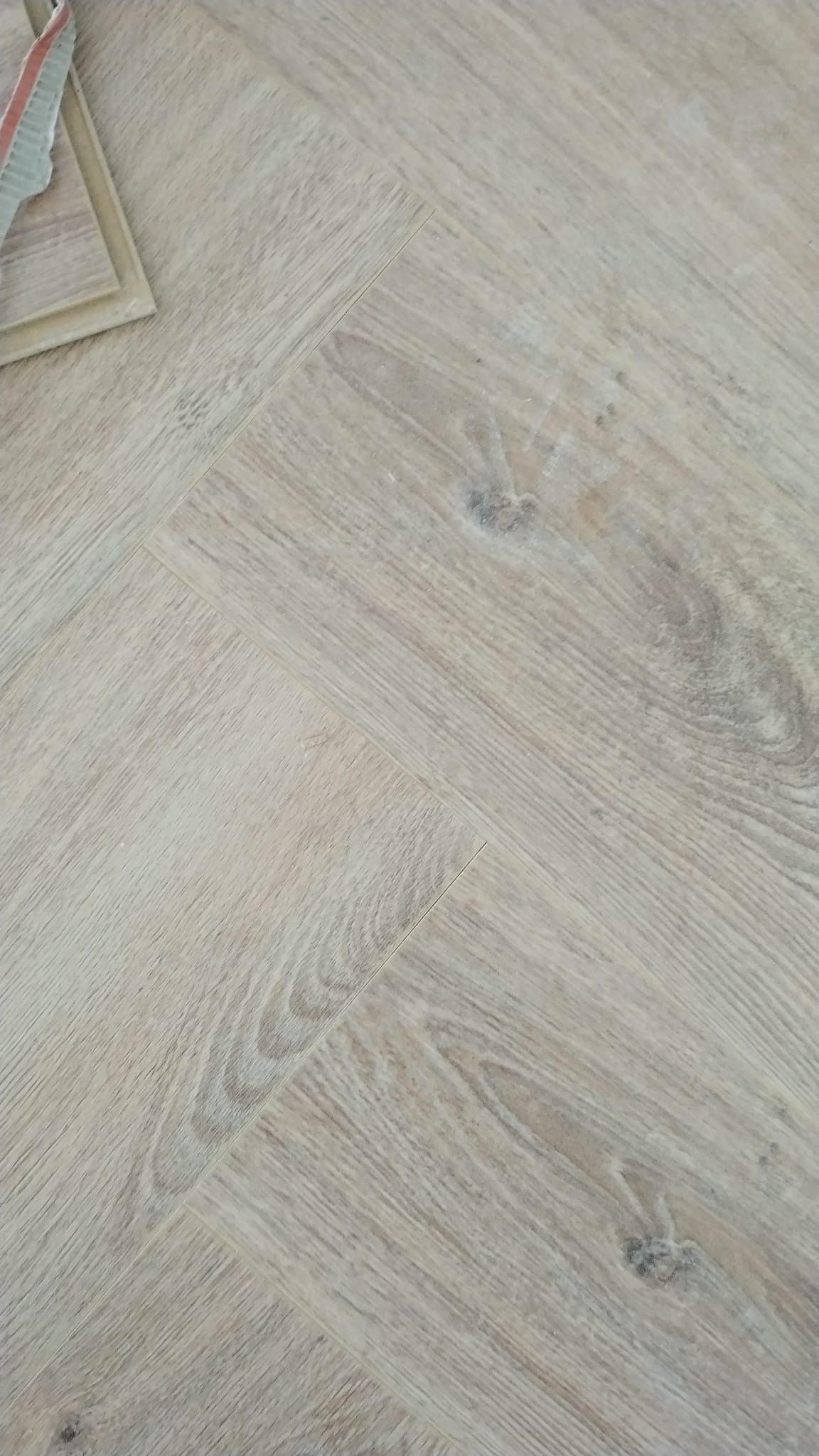 Énio Patricio - Leiria - Hardwood Floor Installation
