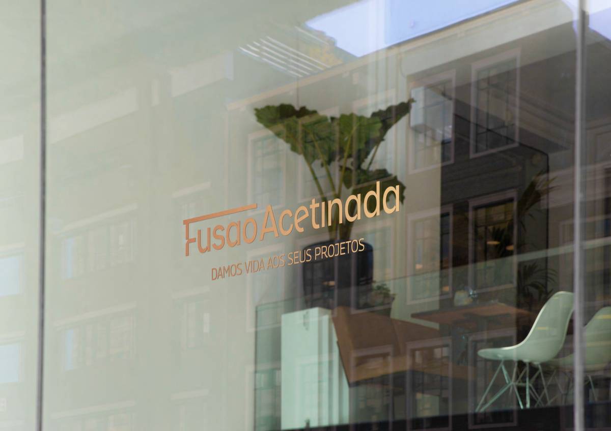 Agência ComoeOnde - Paços de Ferreira - Design de Logotipos