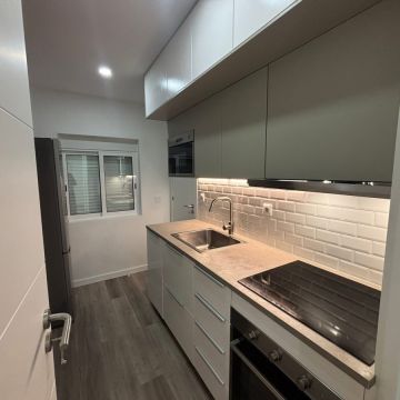 D.F REMODELAÇÃOS UNIPESSOA LDA - Setúbal - Pavillon aufbauen