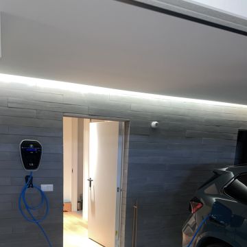 José Pereira | Serviços Elétricos - Lisboa - Stromgenerator reparieren