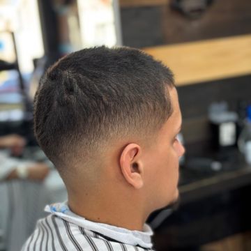 Henrique Barber - Amadora - Friseur