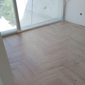 Énio Patricio - Leiria - Vinyl or Linoleum Repair or Partial Replacement