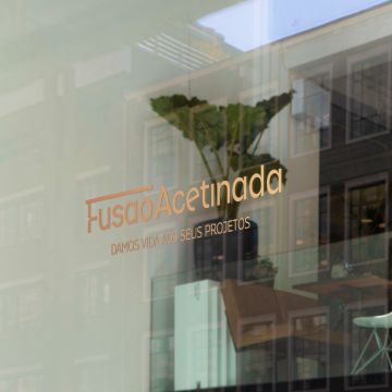 Agência ComoeOnde - Paços de Ferreira - Design de Logotipos