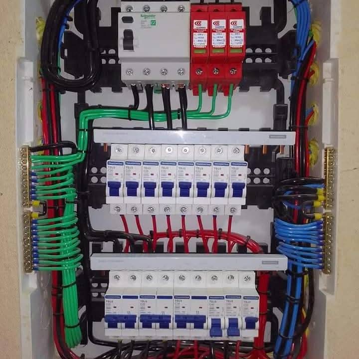 Osmar Ferreira - Tecnico em Eletrotecnia. - Loulé - Problemas Elétricos e de Cabos