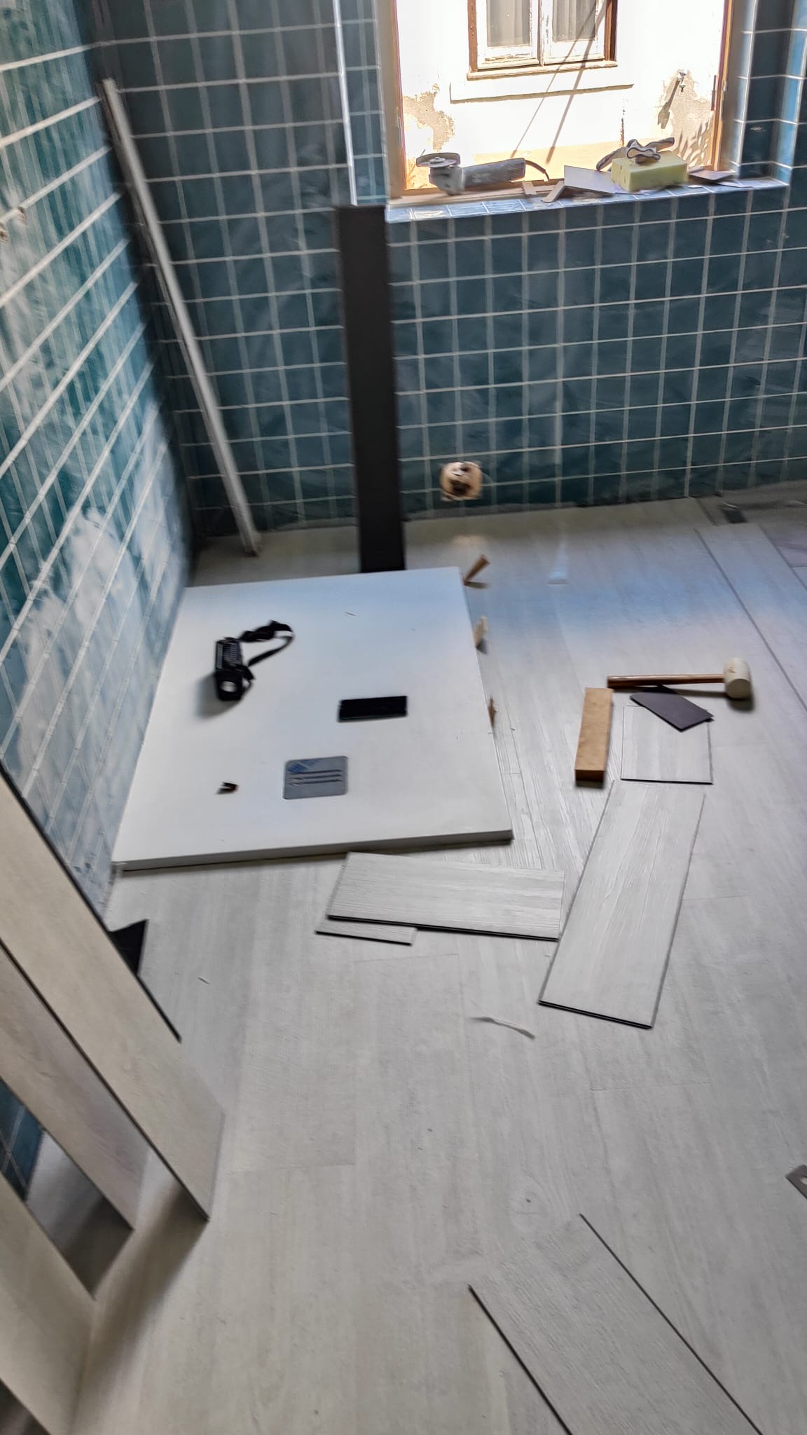 W3N Moreira Construção Civil - Torres Novas - Instalação, Reparação ou Remoção de Revestimento de Parede