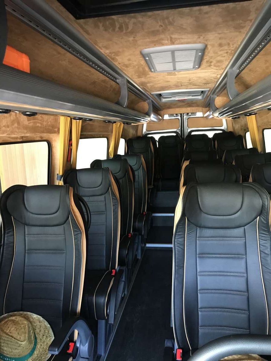 Transportes Heleno e Correia, Lda - Vila Real - Aluguer de Autocarro