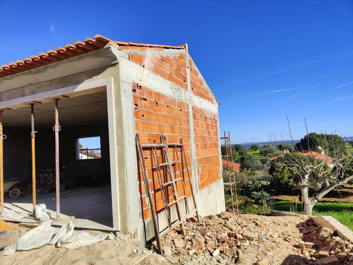 W3N Moreira Construção Civil - Torres Novas - Reparação ou Substituição de Pavimento em Pedra ou Ladrilho