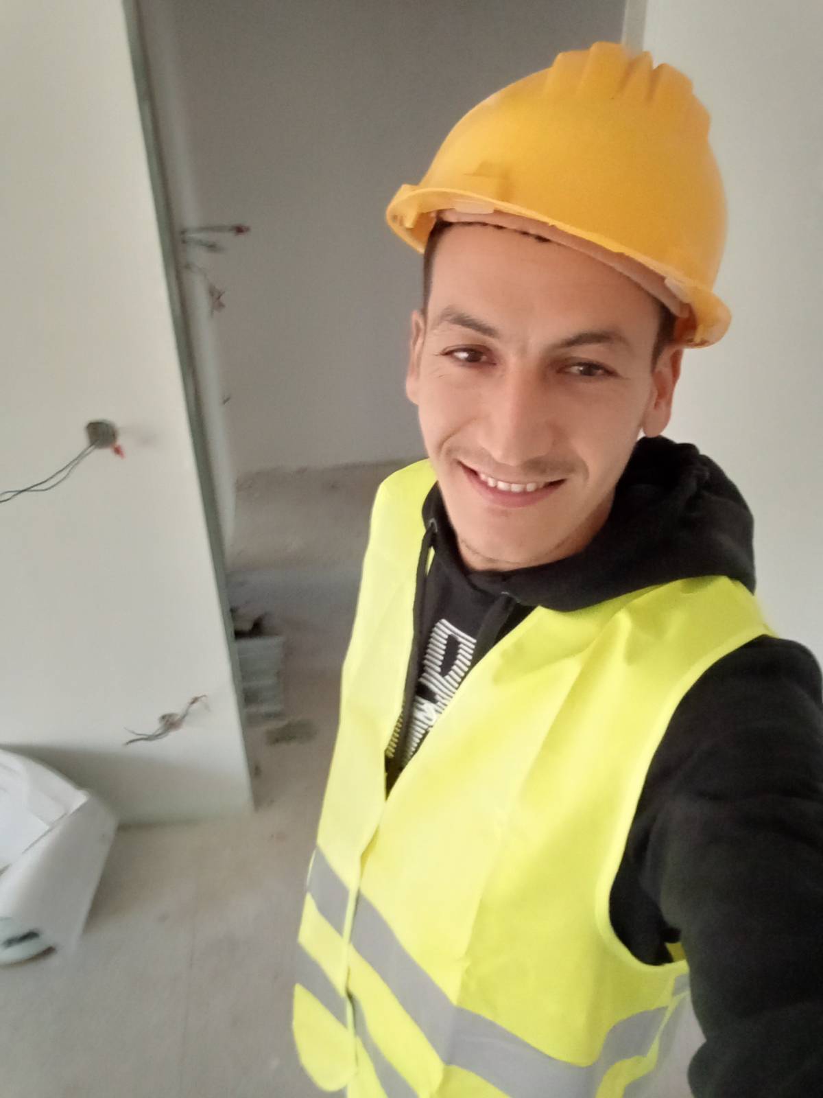 Naes Eletricista de Construção - Porto - Fan Installation
