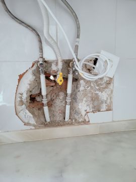 Tile Repair Specialist