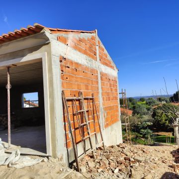 W3N Moreira Construção Civil - Torres Novas - Reparação ou Substituição de Pavimento em Pedra ou Ladrilho