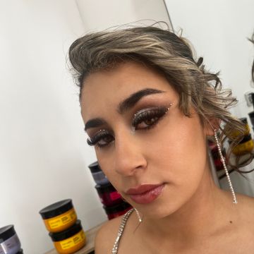 StudioBloom - Vila Franca de Xira - Haarstyling für Events
