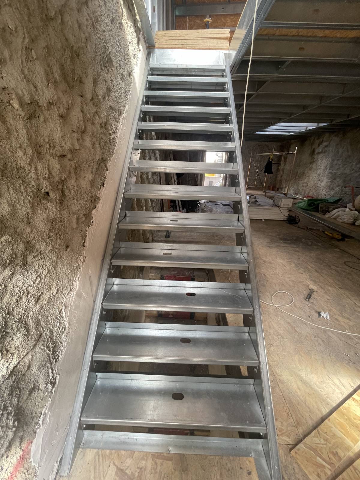 WU DRY CONSTRUCTION ( steel Frame construção em aço leve - Amadora - Construção ou Remodelação de Escadas e Escadarias
