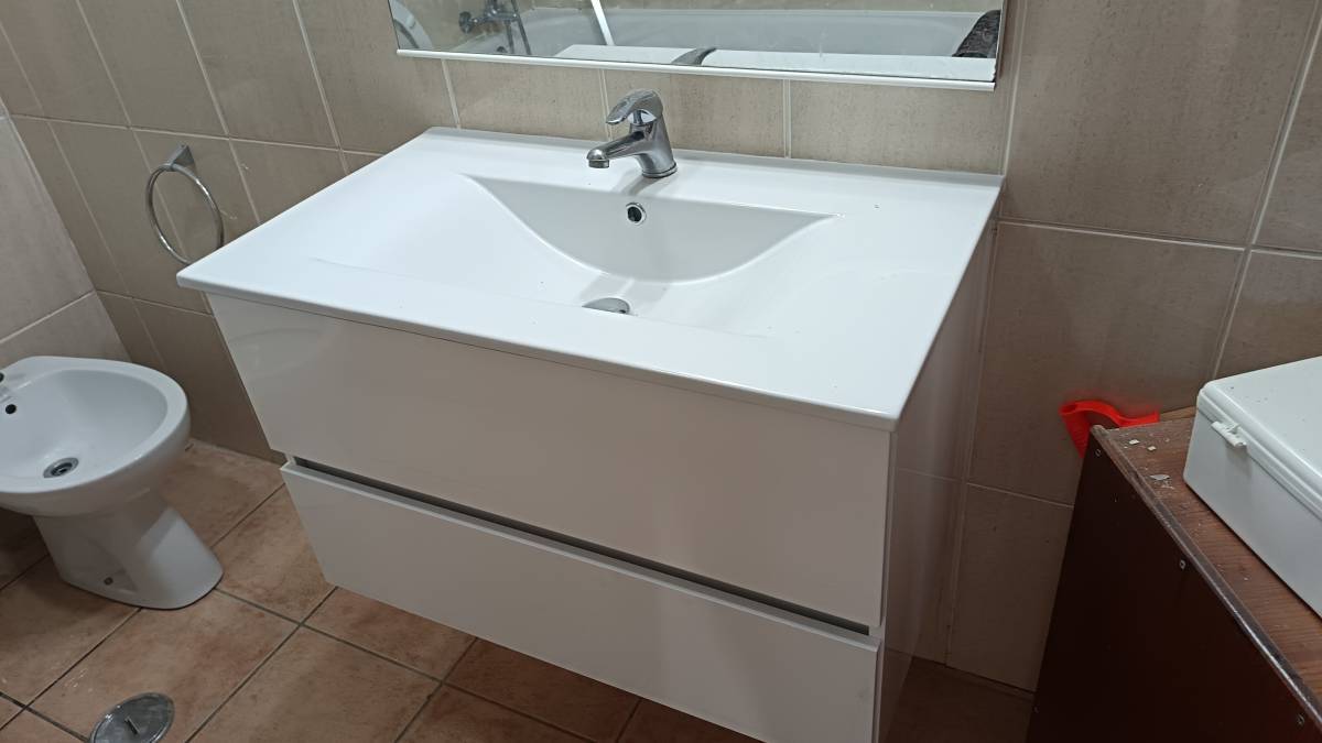 Ihor - Lagoa - Tapete ausbessern oder reparieren