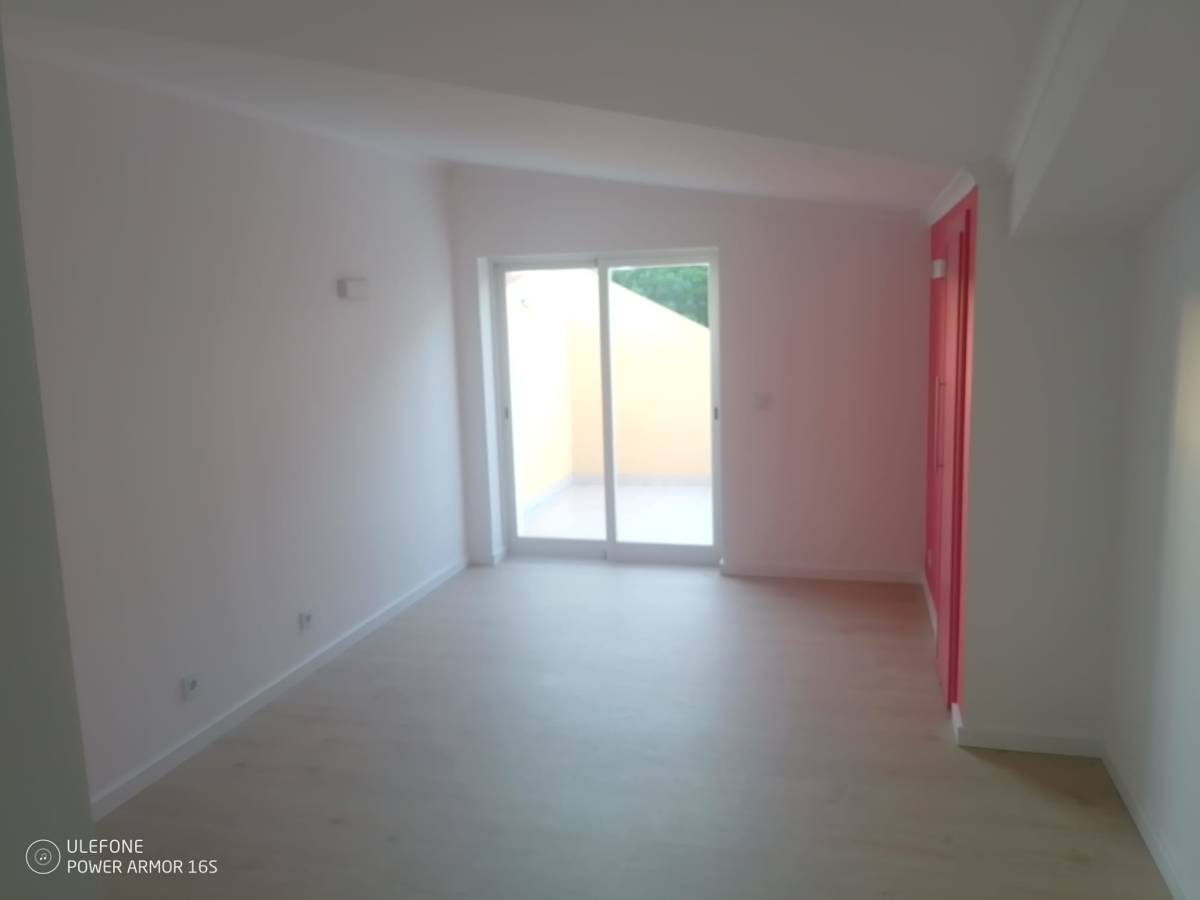 Pintor interno e esterno do começo ao acabamento - Sobral de Monte Agraço - Pintura de Portas