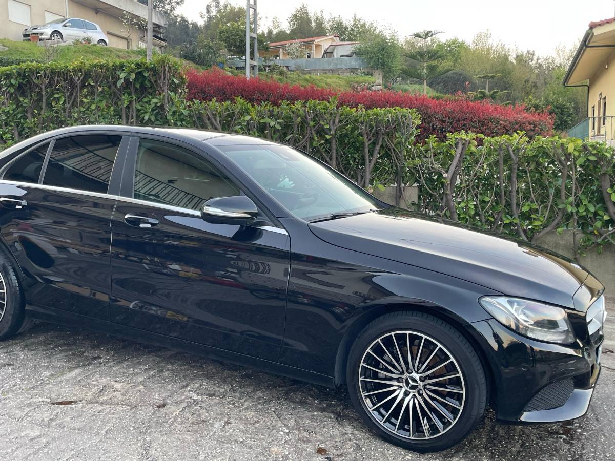 Elite - Detalhe Sobre Rodas - Guimarães - Limpieza y Lavado de Coches
