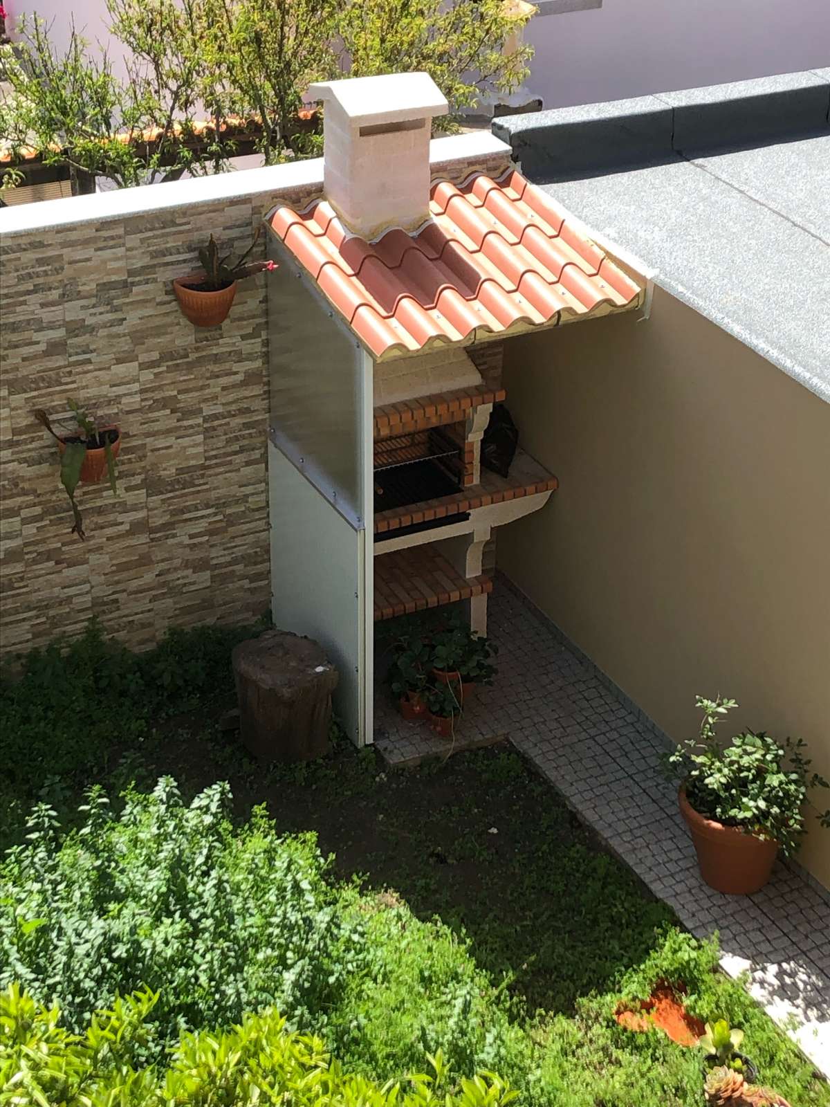 Daniel Almeida - Paredes - Roofing