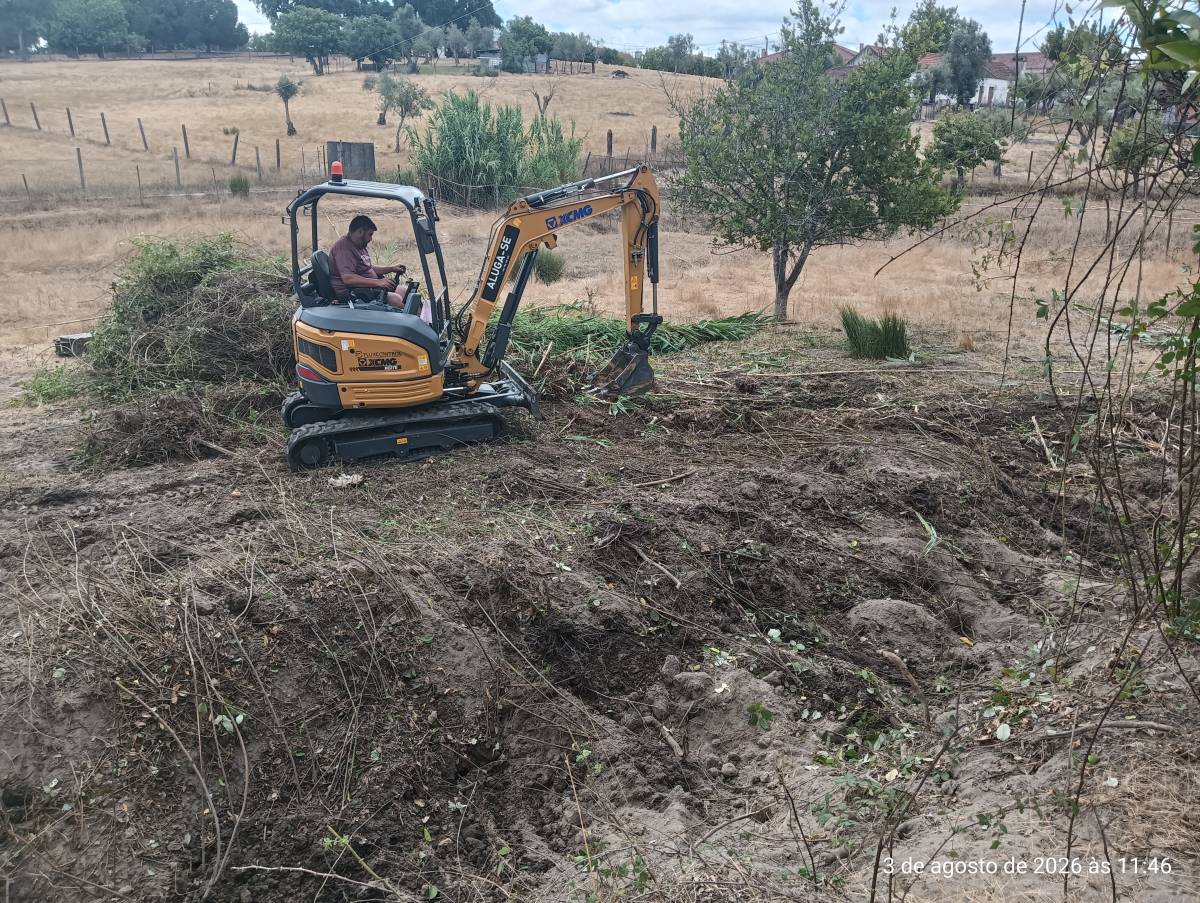 LMP Escavações - Vendas Novas - Vermietung landwirtschaftlicher Geräte
