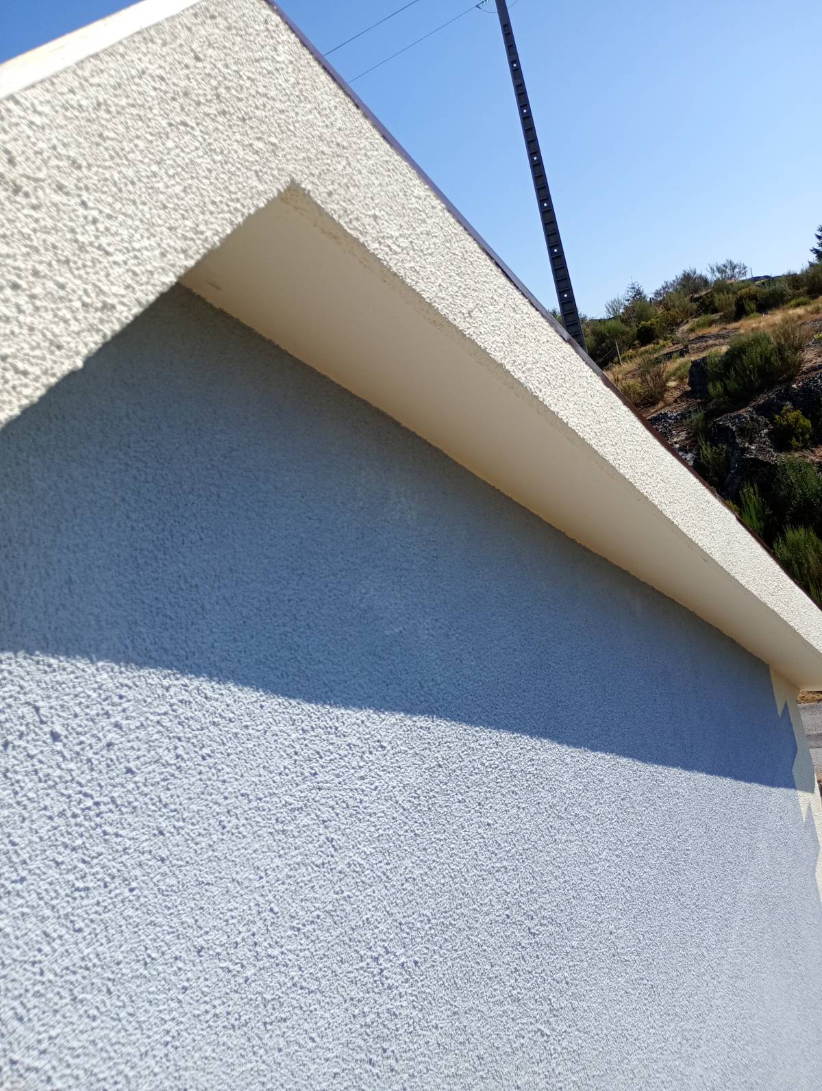 Brazuca limpa telhas - Montalegre - Fensterreinigung