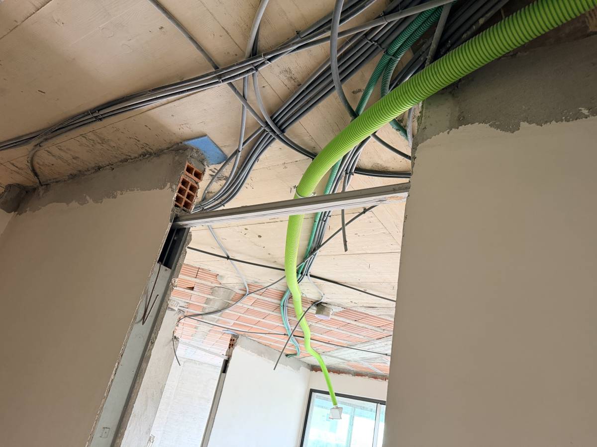 Spark & Smirk Lda - Maia - Roof Installation or Replacement