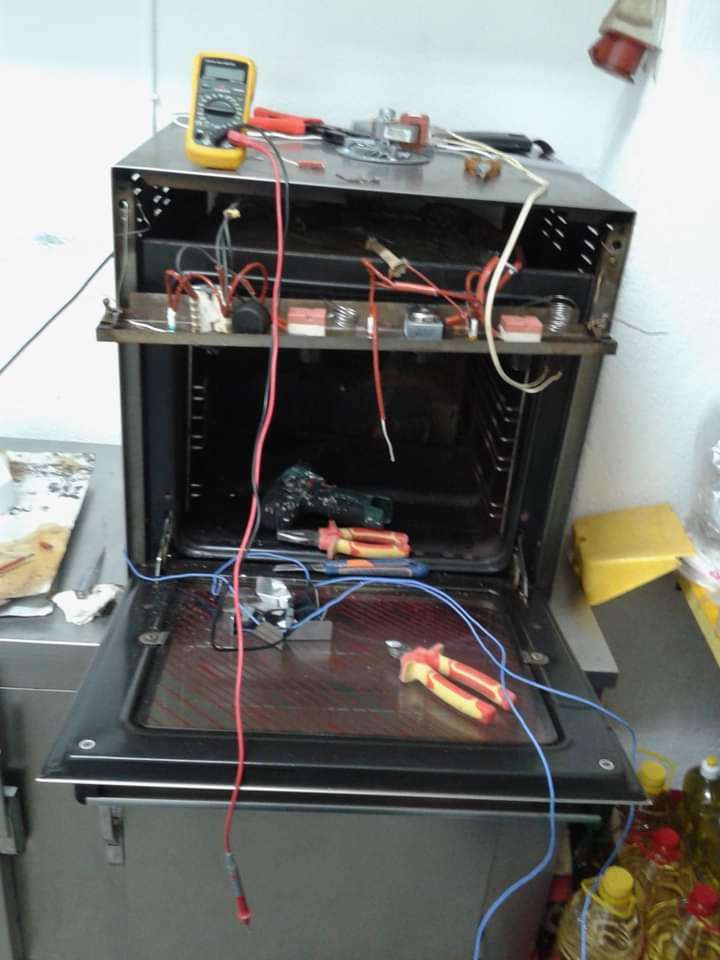 David Hwongona - Cascais - Münzbetriebenes Gerät - Münzautomat reparieren