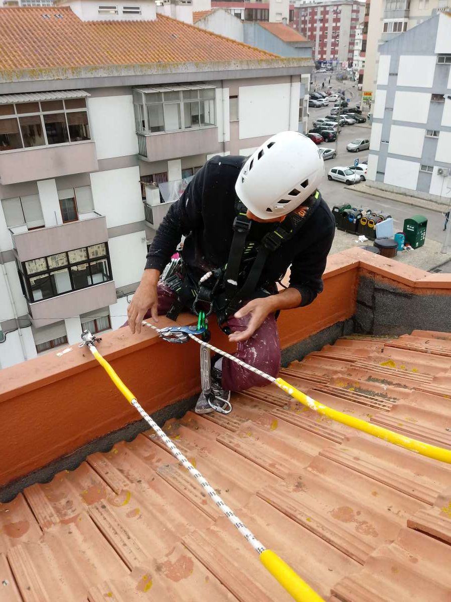 Sr Silva - Vila Franca de Xira - Manutenção e Reparação de Terraço