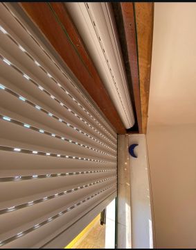 Tomas - Sintra - Installation / remplacement de rideaux