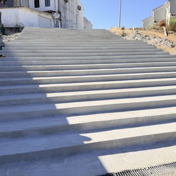 Spark & Smirk Lda - Maia - Stone or Tile Flooring Installation