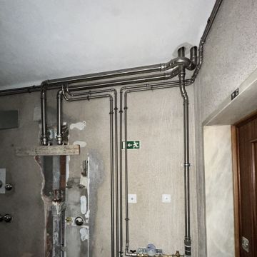 Mike Nikul - Odivelas - Instalación de baños