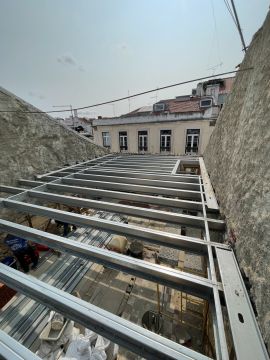 WU DRY CONSTRUCTION ( steel Frame construção em aço leve - Amadora - Remodelação de Sótão