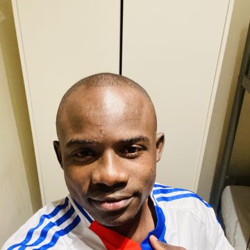 João Ndombe - Moimenta da Beira - Heben und Bewegen schwerer Möbel