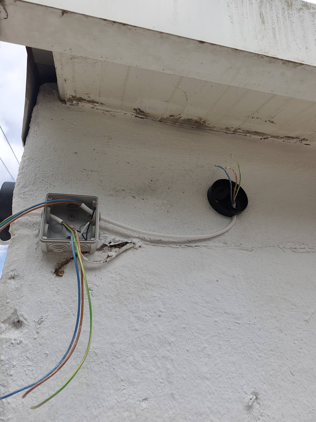 Alexandre Neves - Torres Vedras - Home Security and Alarm Repair and Modification