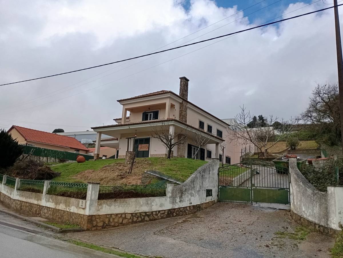 Remodela Valdir - Mafra - Roof Installation or Replacement