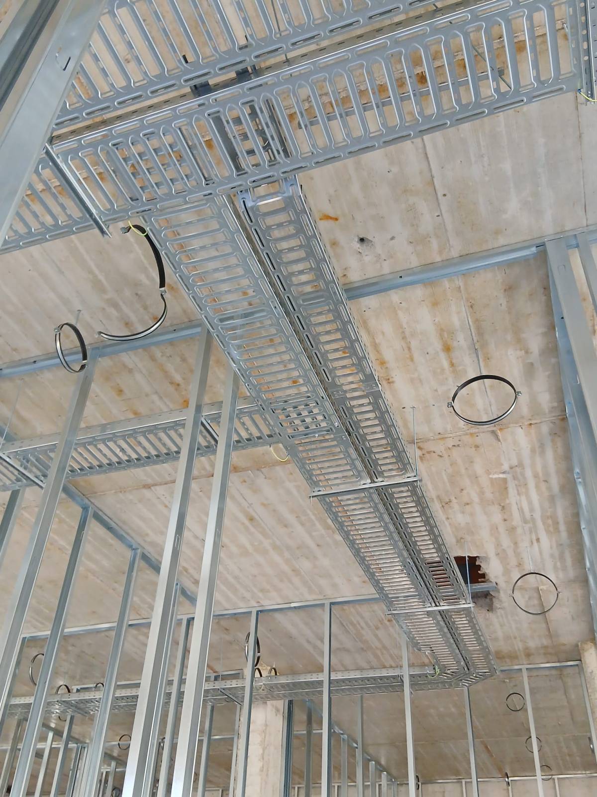 Maniferro Service - Vila Nova de Famalicão - Instalación de ventiladores