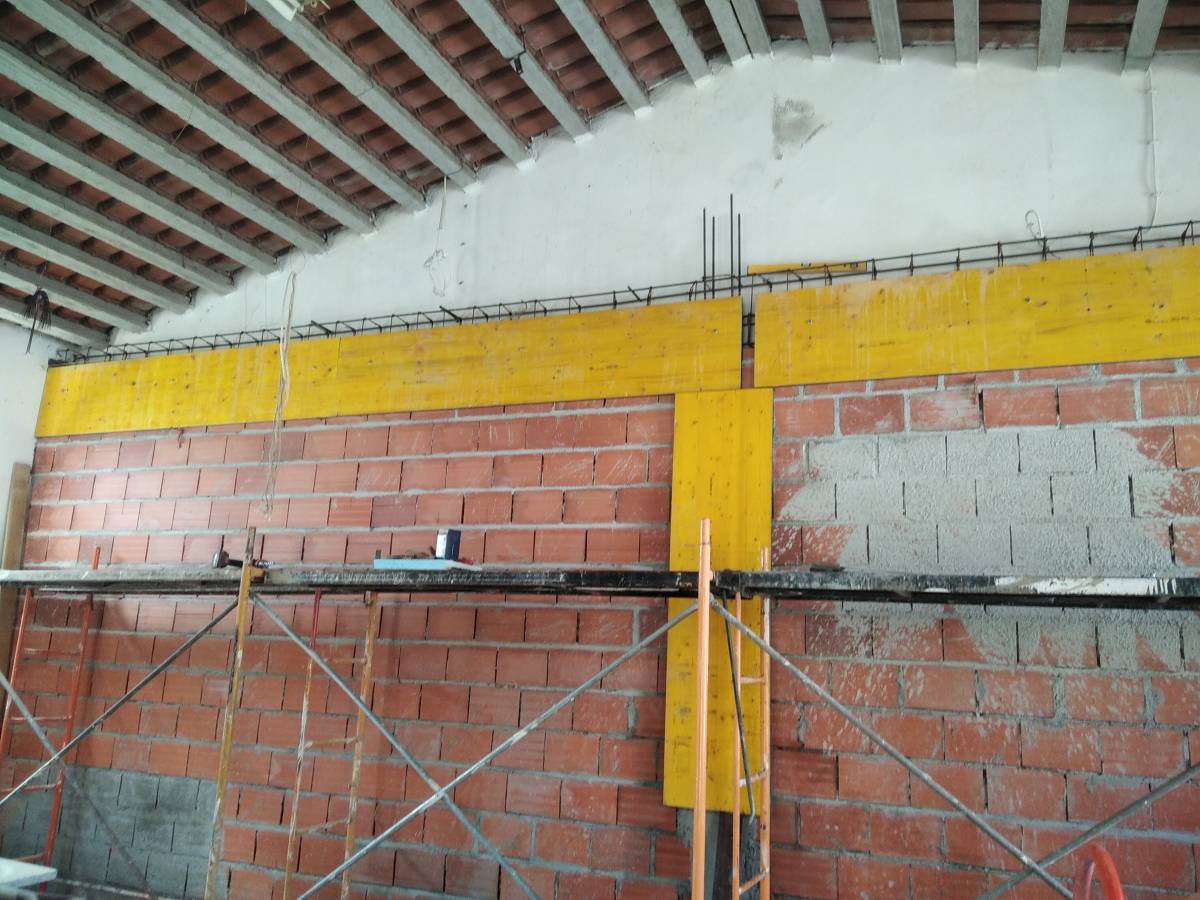 DSVConstruçõesLda. - Évora - Siding Installation, Repair, or Removal
