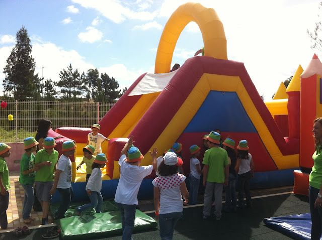 Fábricadalegria - Insufláveis e Animação Turística, Lda. - Rio Maior - Organização de Festa de Aniversário
