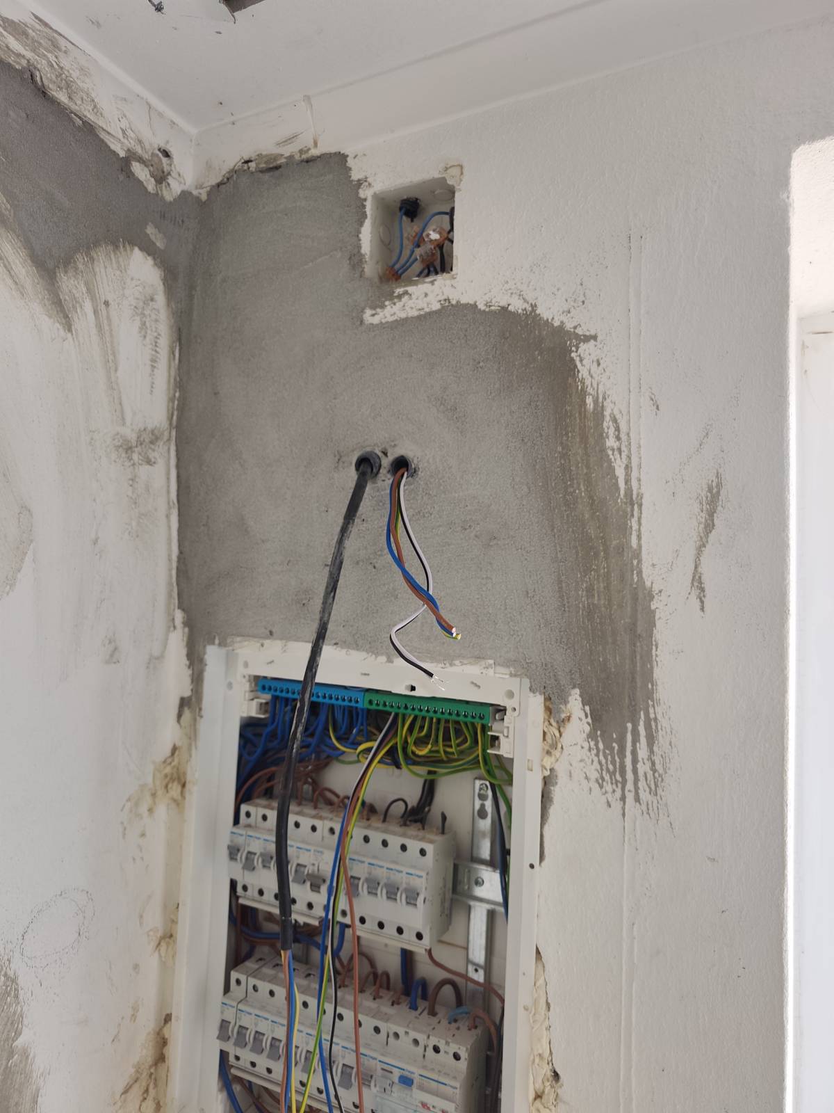 Alexandre Neves - Torres Vedras - Electricians
