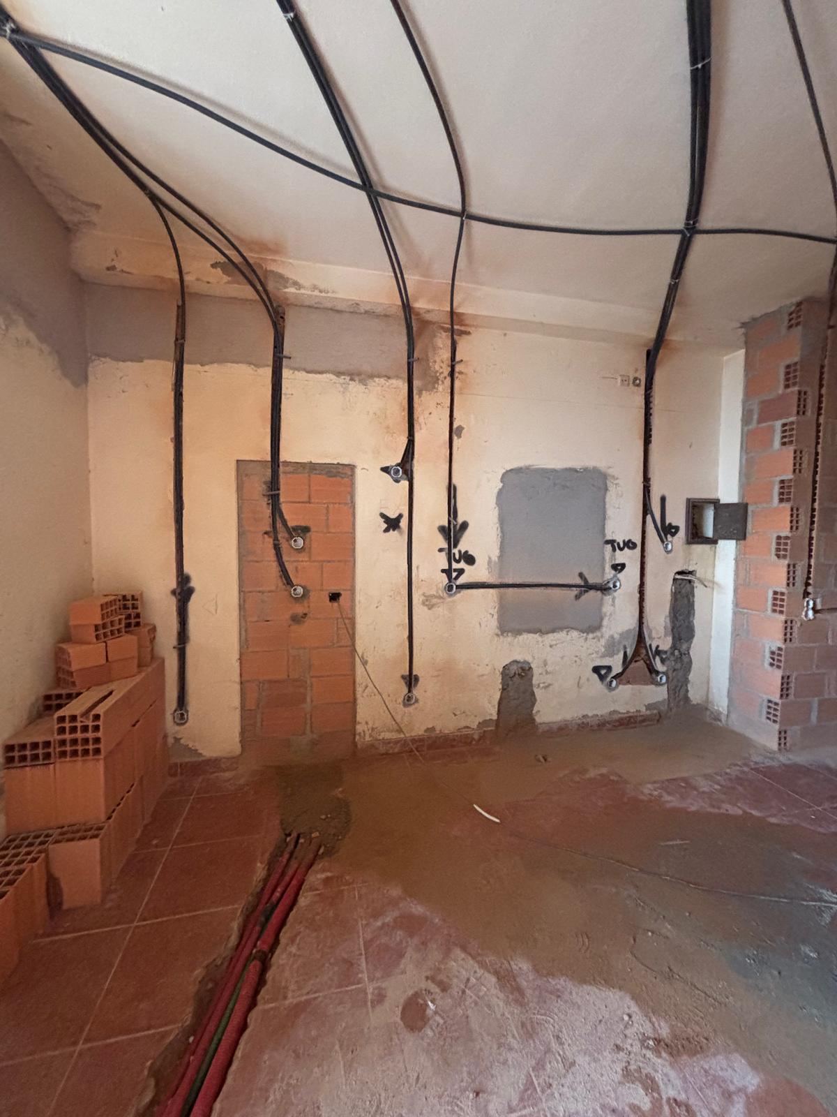 Daniel - Santa Maria da Feira - Sump Pump Installation or Replacement