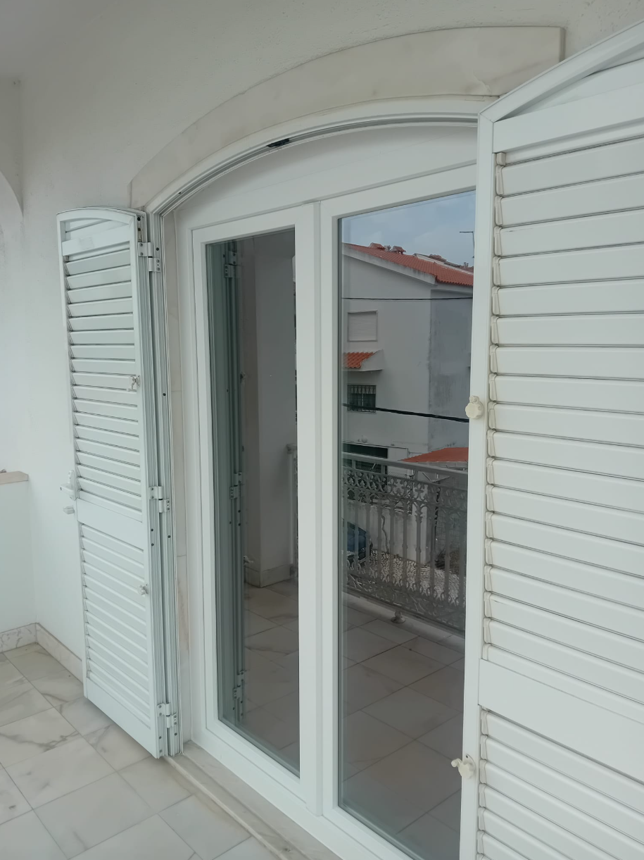 Lisboa Pvc - Sintra - Fensterladen montieren