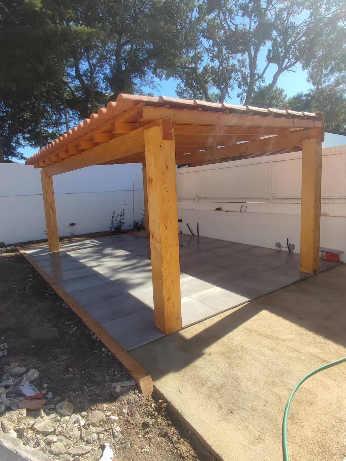 Ribeiro&Fortunas - Sesimbra - Roof Cleaning