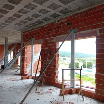 Hugo Silva - Nazaré - Servicios de construcción