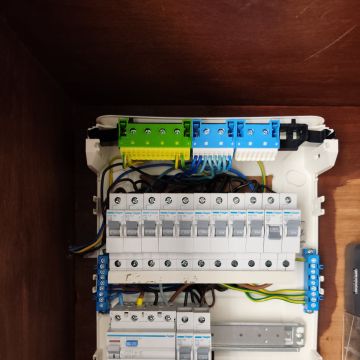 Alexandre Neves - Torres Vedras - Circuit Breaker Panel or Fuse Box Installation