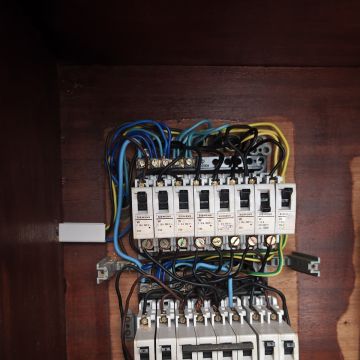 Alexandre Neves - Torres Vedras - Switch and Outlet Installation