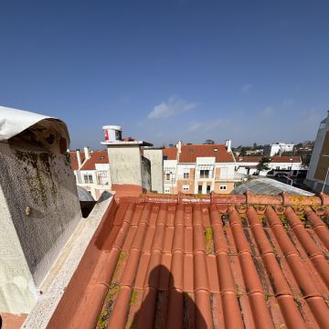 Giorgio bem - Almada - Montagem de Berço