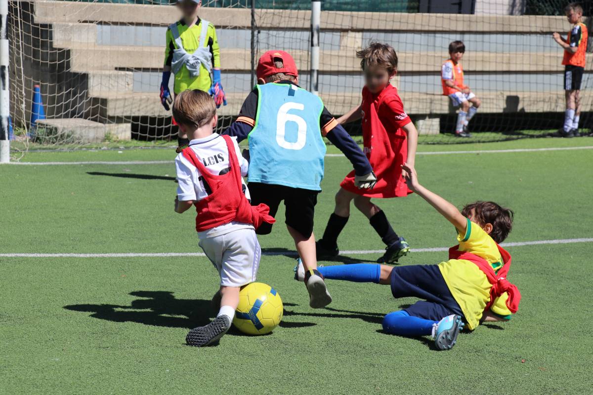 Escola de Futebol - A Escolinha do Figo - Cascais - Clases de fútbol