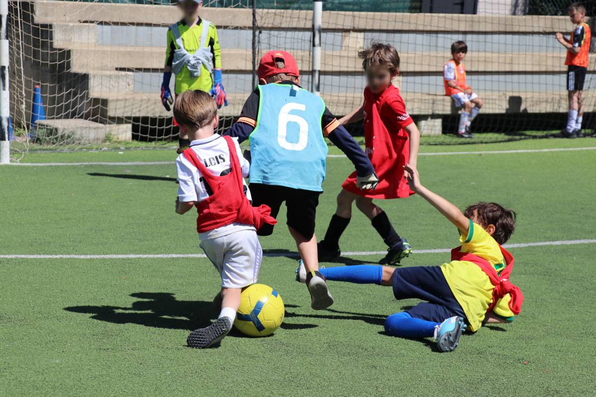 Escola de Futebol - A Escolinha do Figo - Cascais - Aulas de Futebol