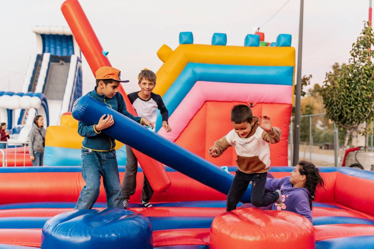 Castelos em Festa -  Aluguer de equipamentos insufláveis e recreativos - Vila Nova de Gaia - Fotografia de Casamentos