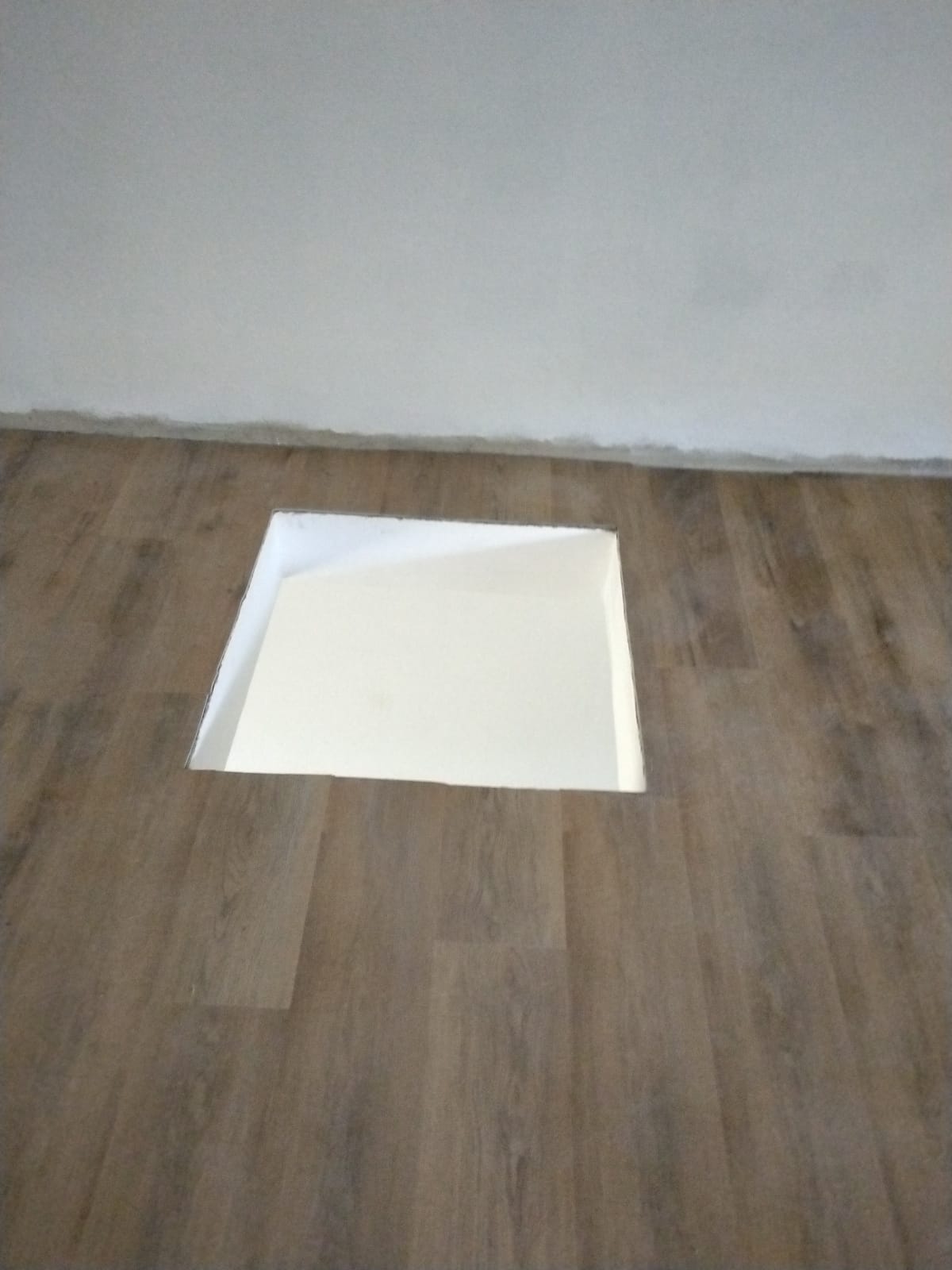 J.B construções - Covilhã - Reparación de interruptores y enchufes